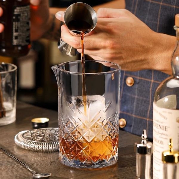 Смесительный стакан Timeless Bar House для смешивания коктейля с носиком Mixing glass 725 мл BH-MxGl-725 фото